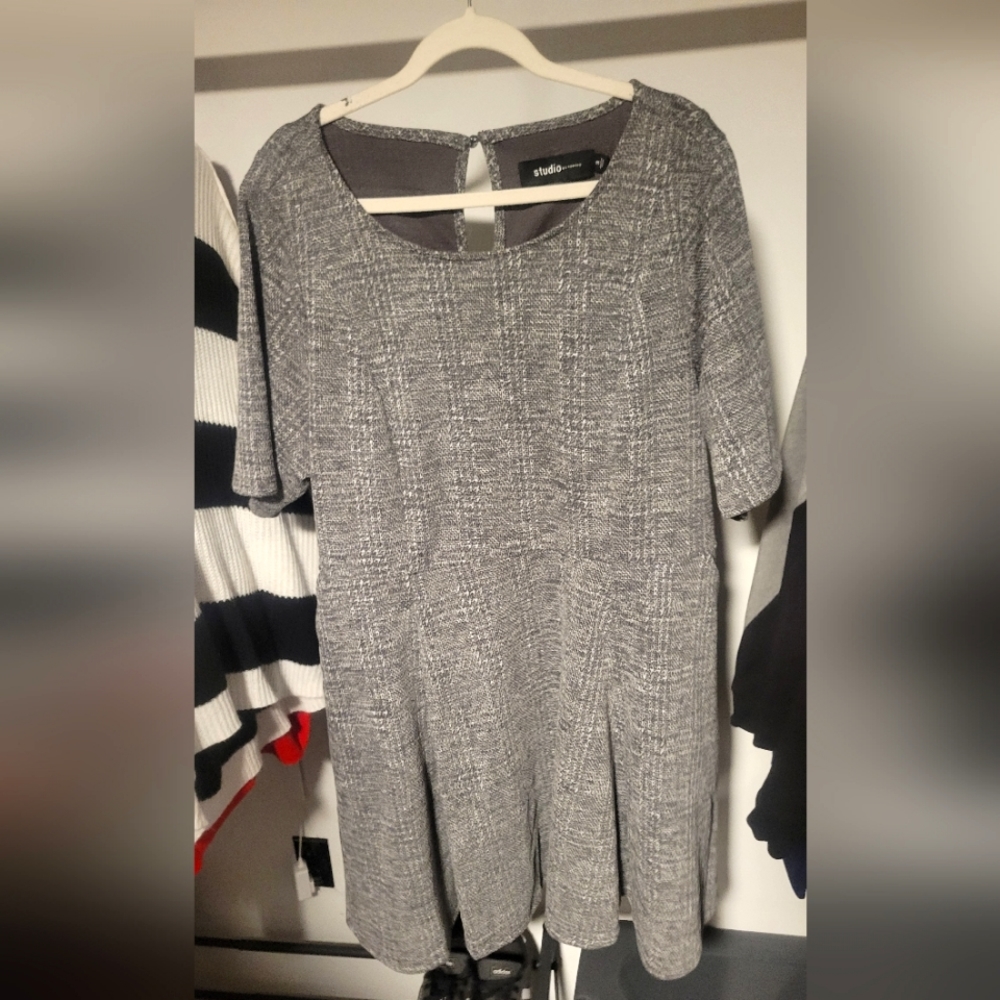 Torrid size 3 studio dress